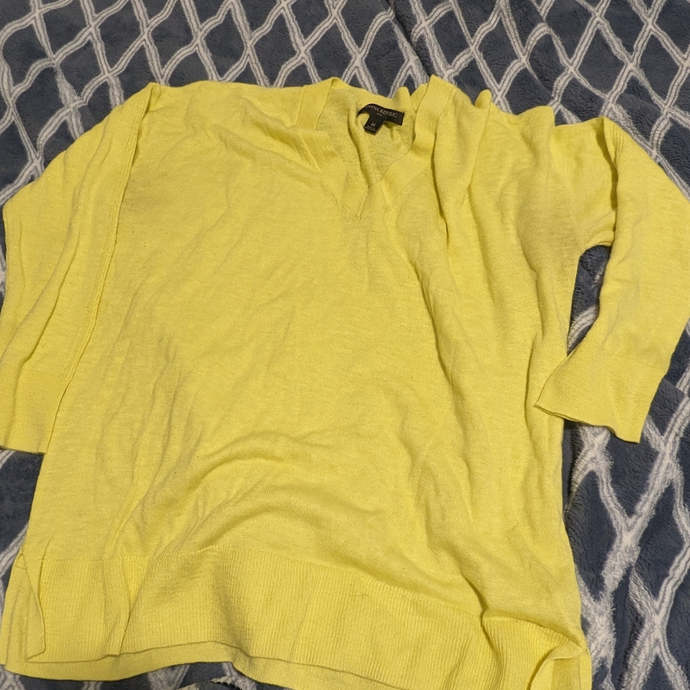 Banana Republic Lightweight yellow sweater